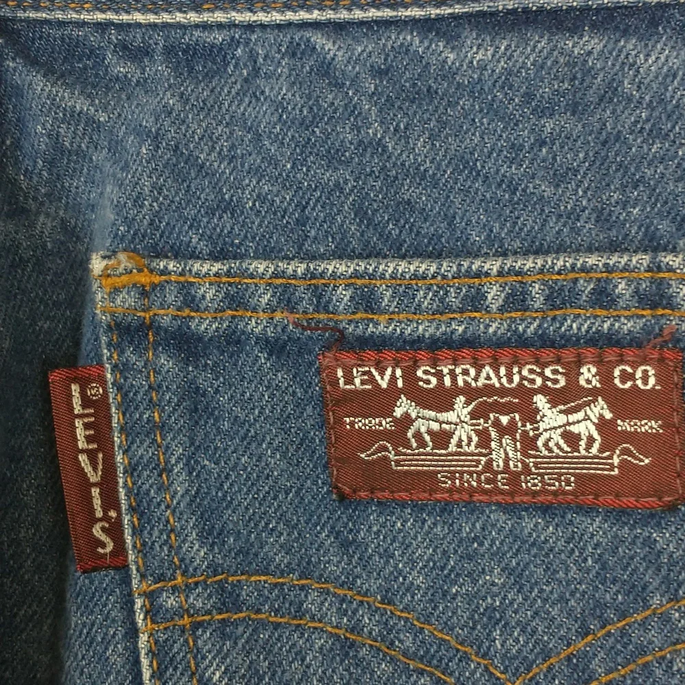 Vintage Levis Jeans Womens 23 70s 80s Blue Medium Wash